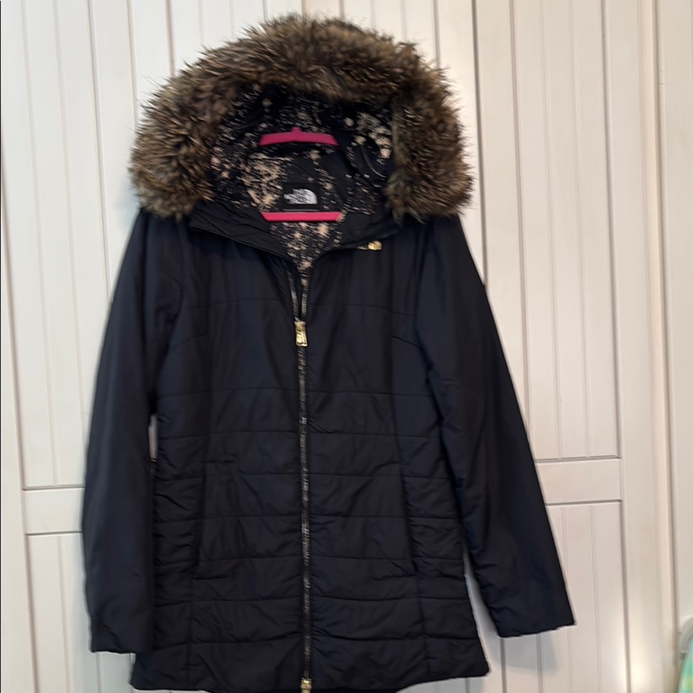 The North Face Black Puffer Jacket with Quilted Design    Removable Hood